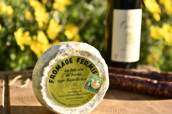 Fromage corse fermier de brebis type bastelicaccia Fromage corse de brebis