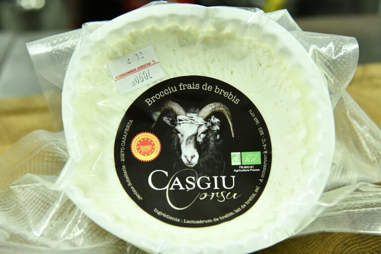 Le Brocciu, petit fromage Corse AOP (1 recette bonus)