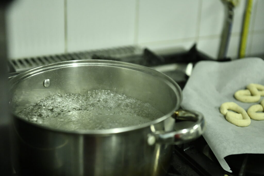 casserole d'eau à ébullition