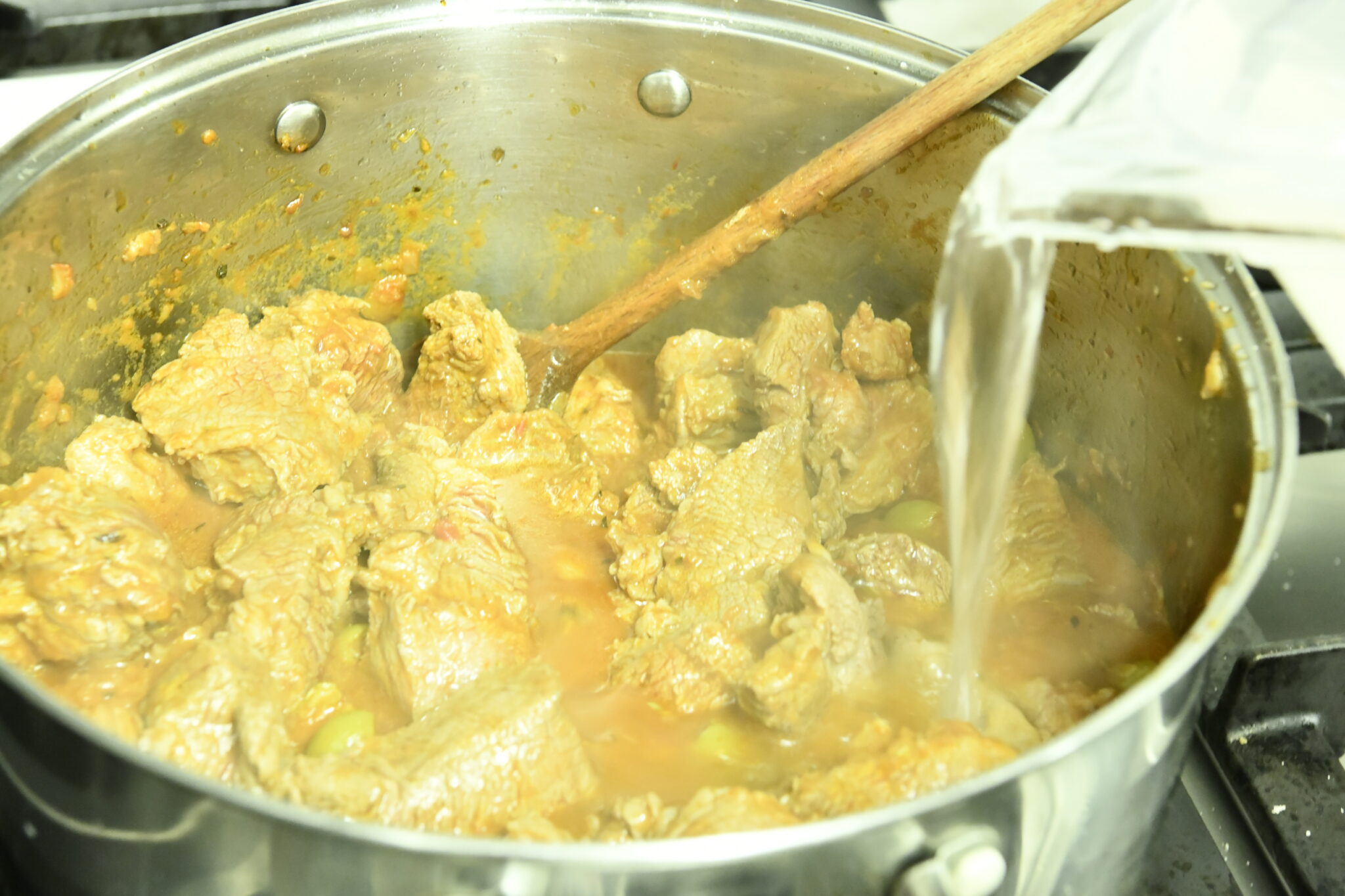 Sauté de veau aux olives corse : La recette pour 6 personnes
