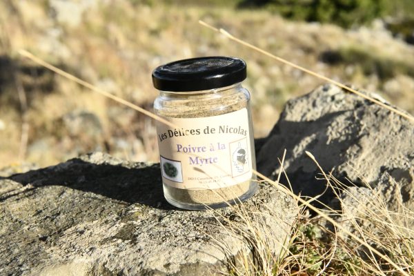 Pot de 45g de poivre a la myrte Pot-de-45g-de-poivre-a-la-myrte