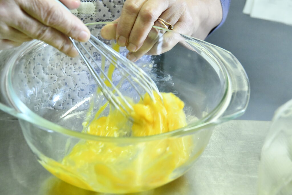 Jaune d'oeufs pour la recette des migliacci