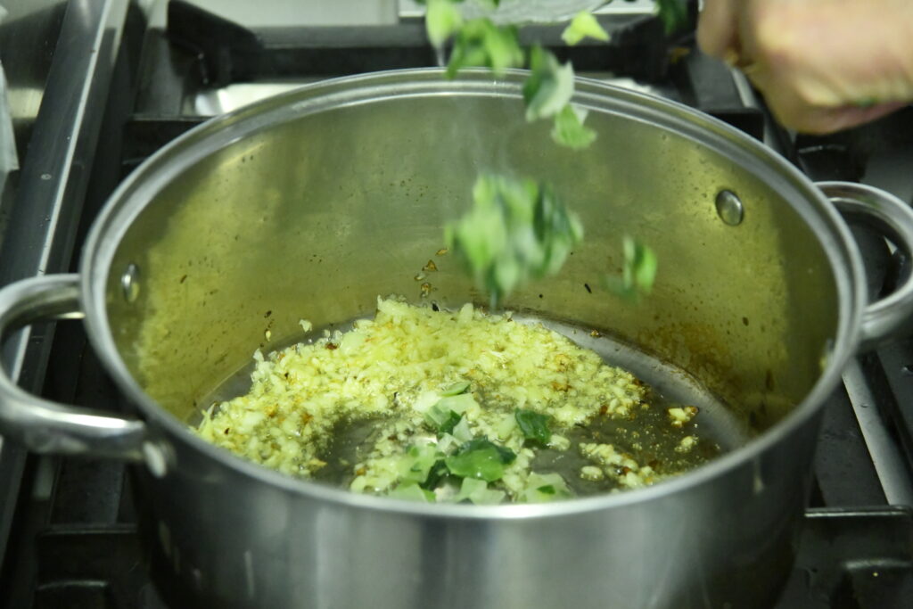 Ajout-de-poireaux-pour-la recette de bastelle