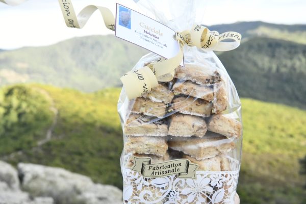 Cucciole aux noisettes pour un gouter corse Cucciole-aux-noisettes- pour-un-gouter-corse