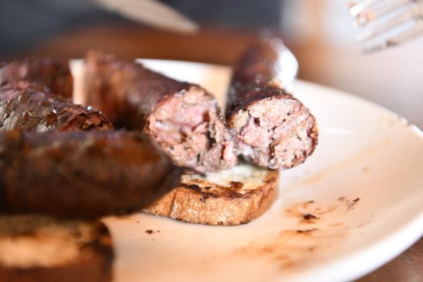 Cuisson à coeur du figatellu Cuisson-à-coeur-du-figatellu