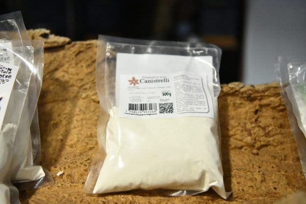 Recette corse et préparation pour canistrelli a la chataigne Recette-corse-et- preparation-pour-canistrelli-à-la-chataigne