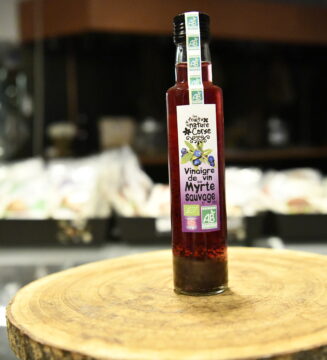 Vinaigre-de-vin-au-myrte-sauvage-corse-25cl