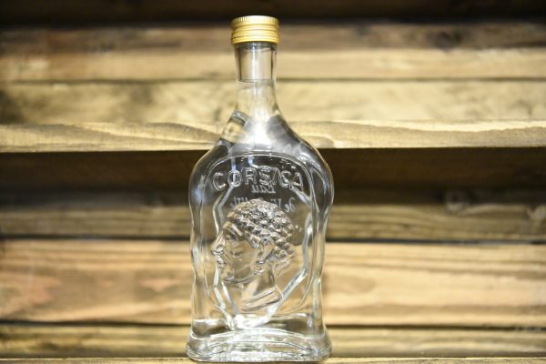 bouteille d'eau de vie corse bouteille-d-eau-de-vie-corse