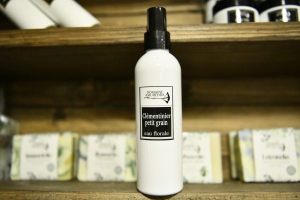 eau florale clémentinier petit grain du domaine amuredda Eau-florale-clémentinier-petit-grain-du-domaine-amuredda