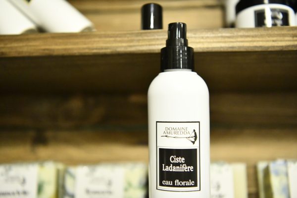 eau florale de ciste corse du domaine amuredda eau-florale-de-ciste-corse-du-domaine-amuredda