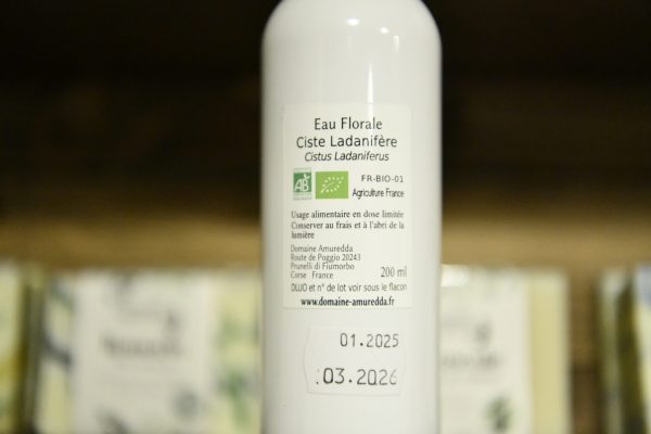 caractéristiques de l'eau florale de ciste corse caractéristiques-de-l-eau-florale-de-ciste-corse