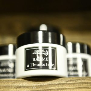 Baume-à-l-immortelle-corse-du-domaine-amuredda