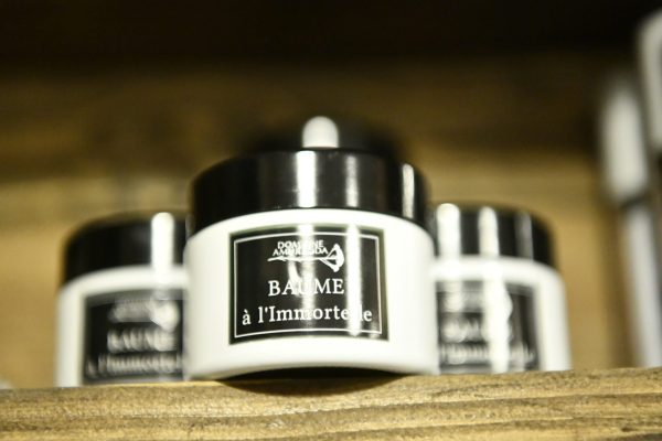 Baume-à-l-immortelle-corse-du-domaine-amuredda