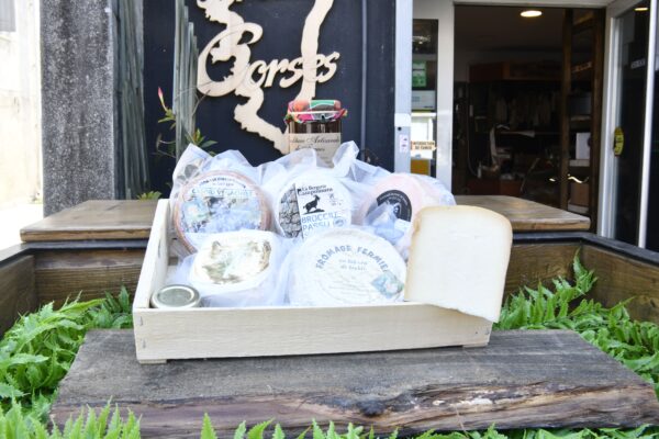 plateau-de-fromages-corses-au-lait-cru